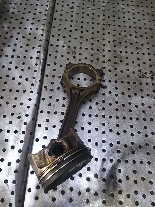 Piston cu biela 1.4 tsi vw golf 6 5k