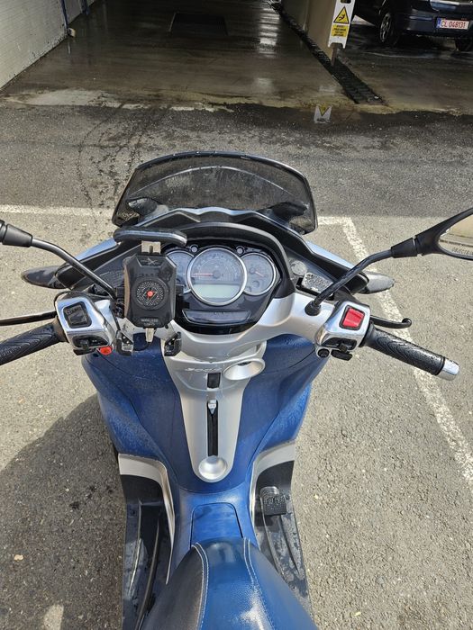 Scuter Piaggio MP3, 300cc