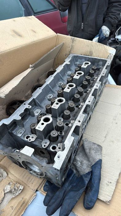 Цилиндрова глава  2.7 ом647. 177