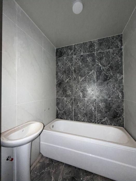 UZBOOM TJM YASHNABOD r-n 1 xonalik kvartira sotiladi