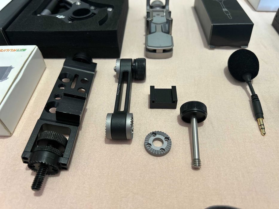 Pachet DJI Osmo Zenmuse X3 cu accessorii.