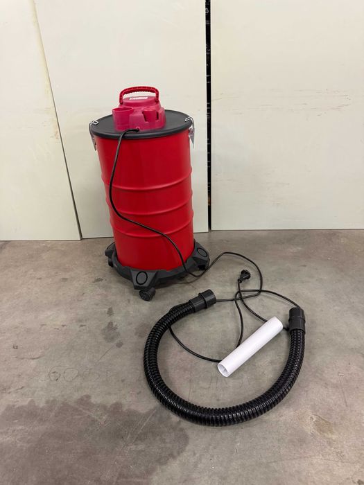 R20 Прахосмукачка за пепел Li-ion 15L 1x2Ah/	Прахосмукачка за пепел 1200W 30L RD-WC03
