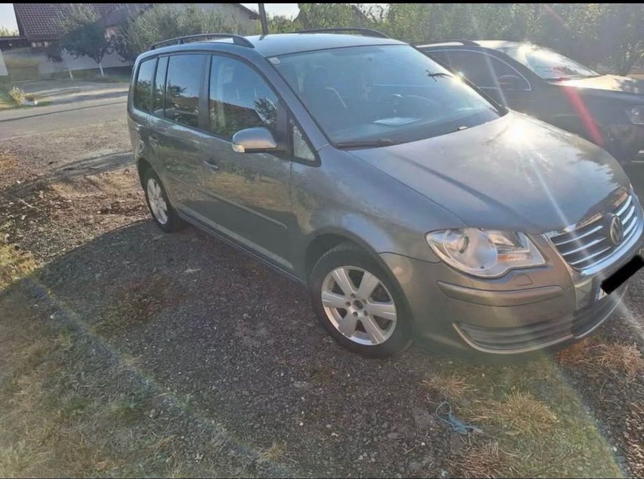 Touran Anul 2008 1.9 tdi 105cp Climatronic Jante Carlig Încălzire scaun