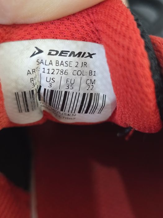Футзалки Demix для занятий в зале