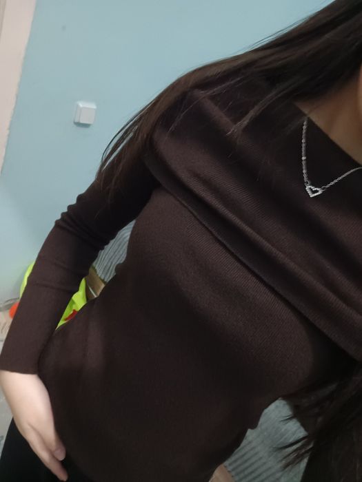 Кофточка с открытыми плечами