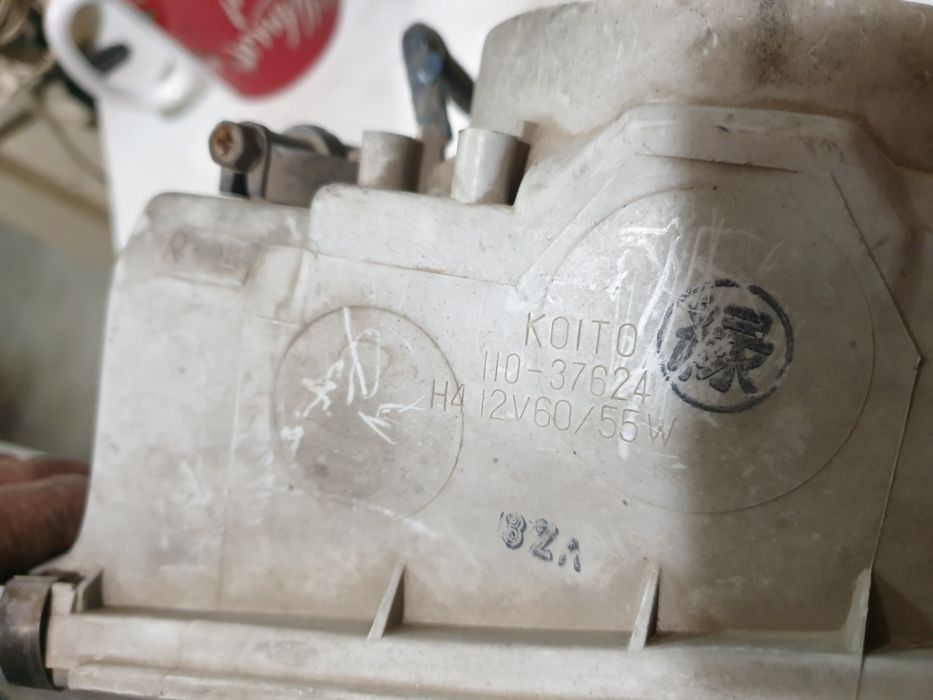 Фара ЛЕВАЯ Mitsubishi Space Wagon 2