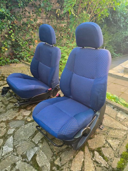 Предни седалки Mitsubishi Pajero Pinin