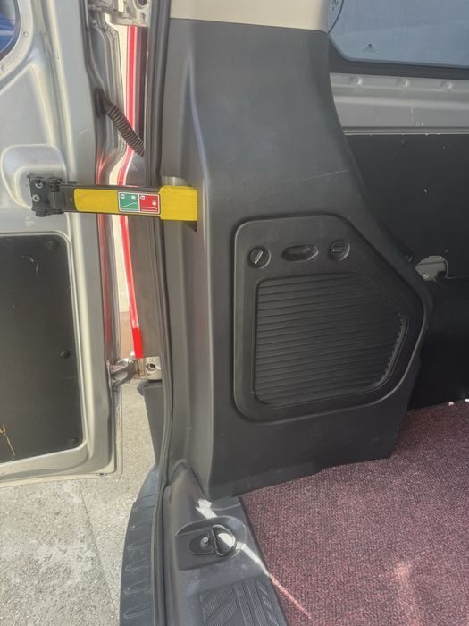 Ford transit costom L2H2 8+1