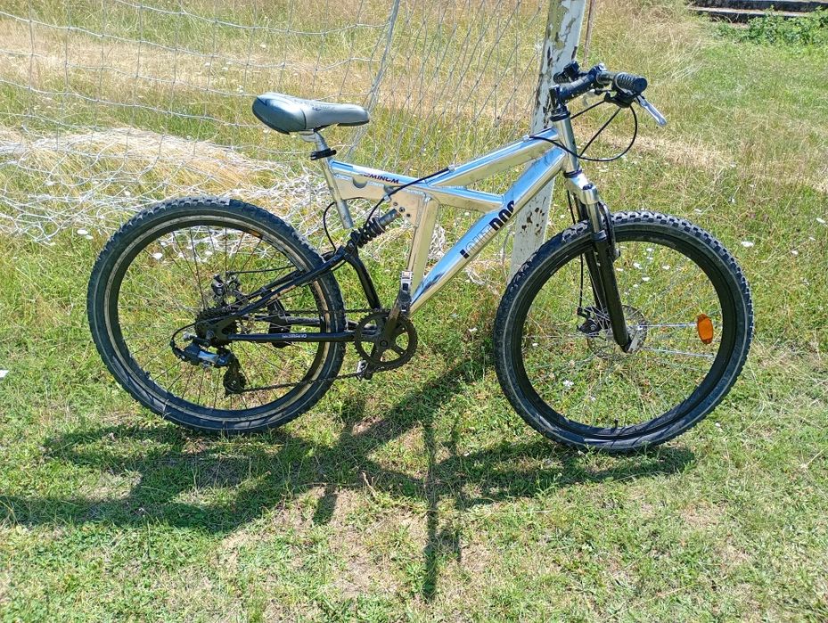Vând bicicletă pe 26 full suspension