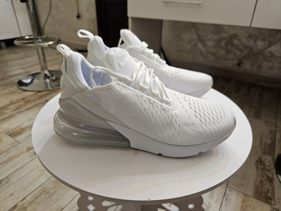 Nike Air Max 270 (noi, mărimea 39 și 40)