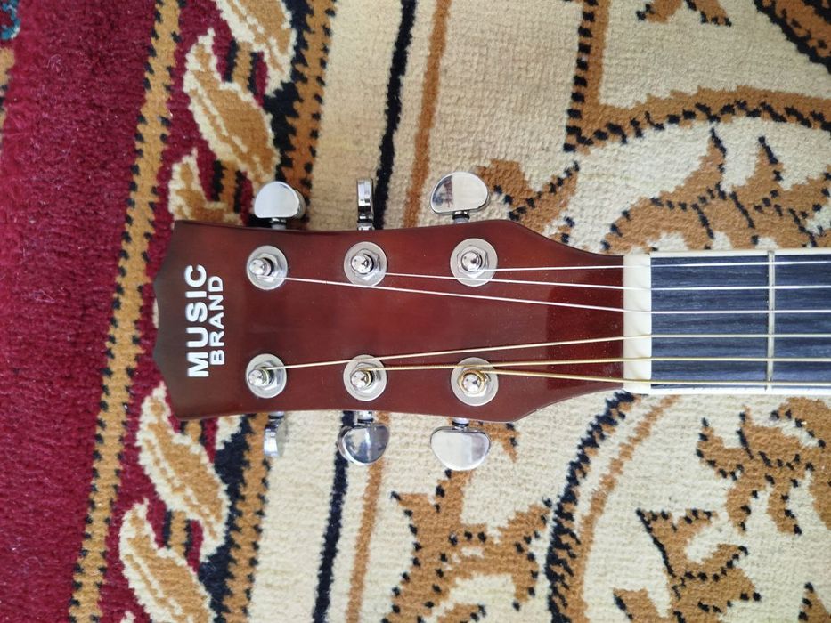 Gitara Sotiladi!! Eng zori