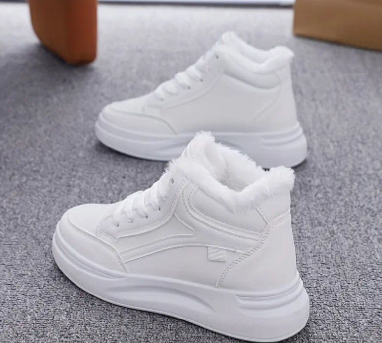 Продам кроссовки зимнее