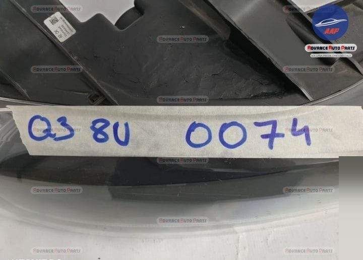 Фар дясно - оригинален халогенен, в добро състояние Ауди / Audi Q3 8U