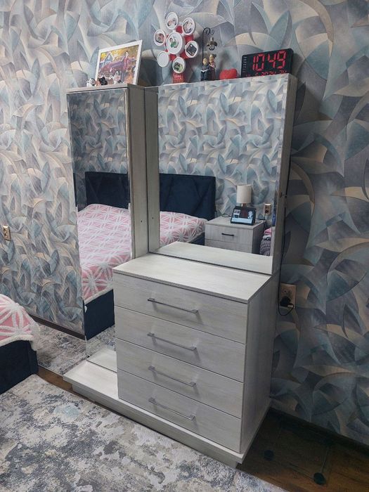 Комплект мебелей срочно продам!