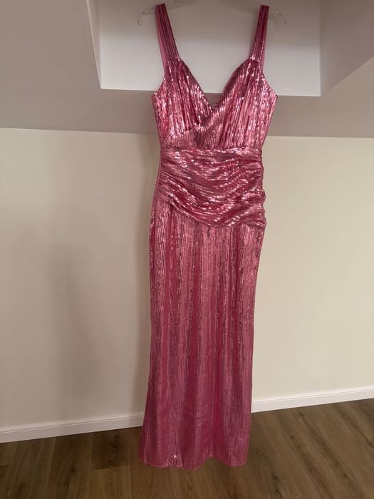 Rochii de seara noi cu eticheta