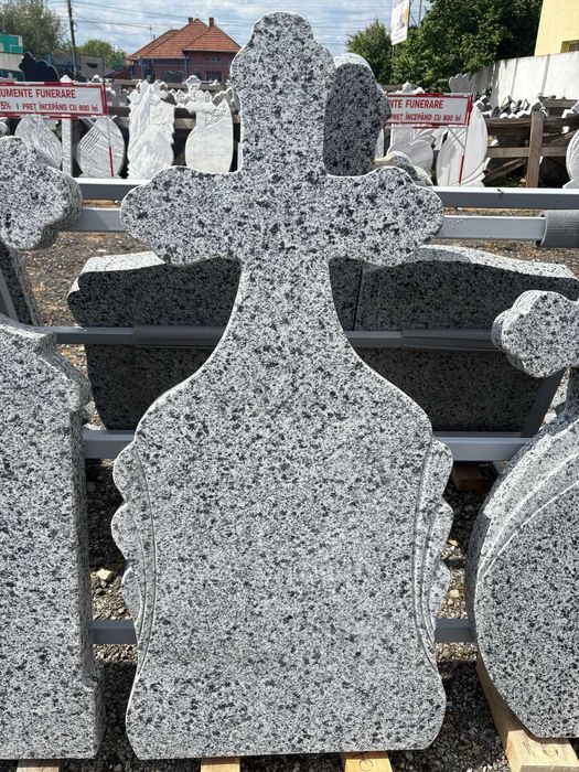 15% reducere la monumente funerare marmura si granit