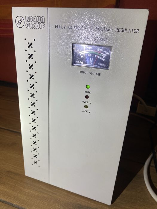 Stabuizator Regulator de tensiune Braun 5000VA Full Automatic