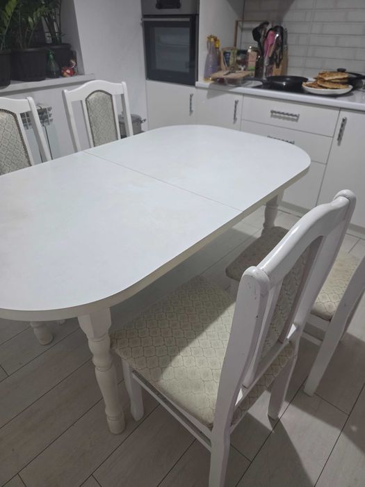 Стол кухонный с 4 стульями