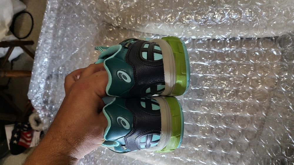 Чисто нови туристически маратонки Asics Gore-Tex 44.5