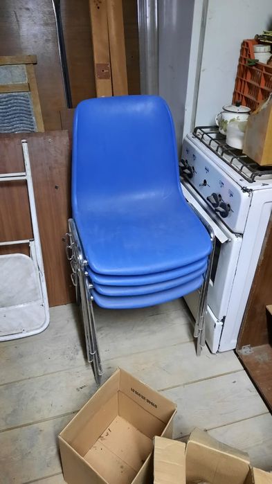 Продаются стулья Садовые