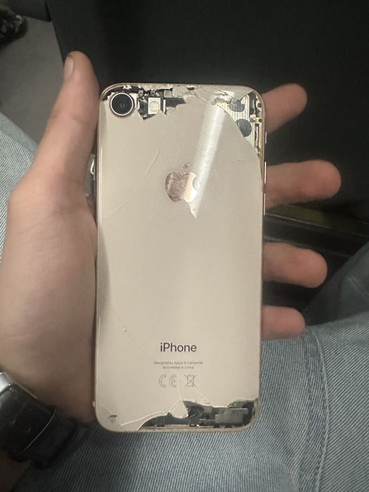 Iphone 8 задняя крышка разбита