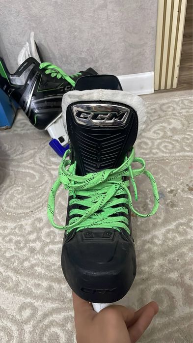 Проф коньки CCM 68K ribcor