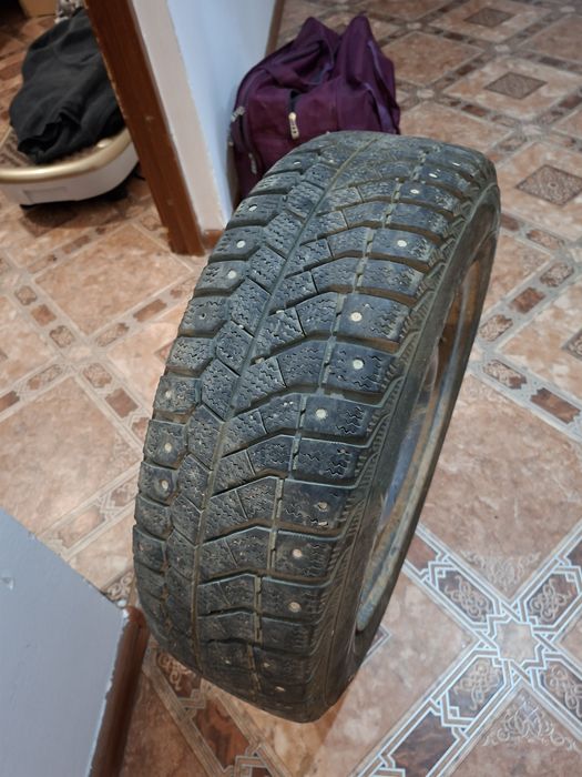 Продам зимние шины 175/65