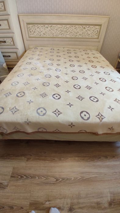 Кровать с матрасом (Беларусь) в отличном состоянии