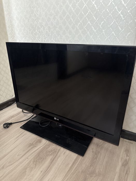 Продам телевизор LG