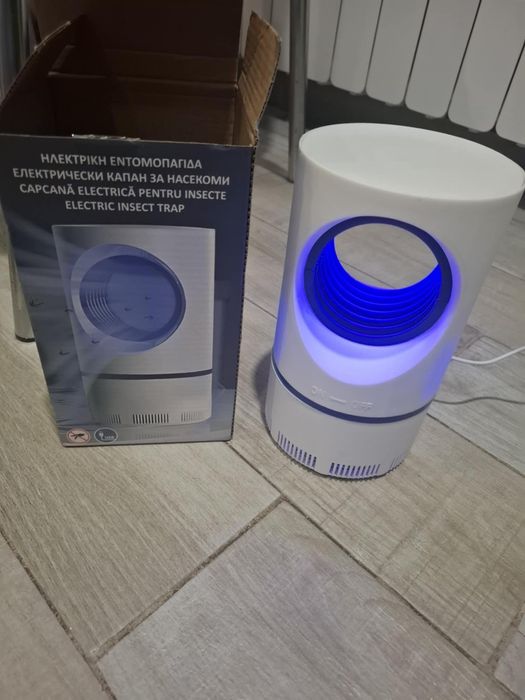 Електрически капан за насекоми 5V с USB бял син 12.5x21см