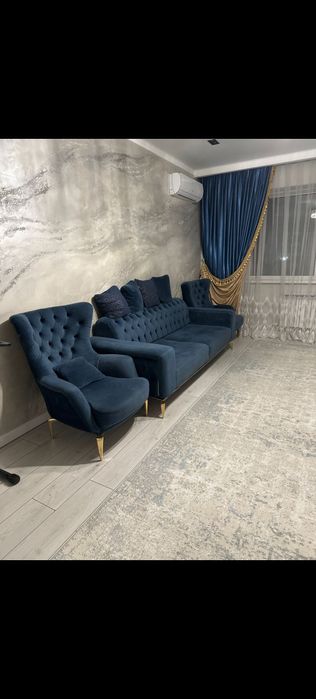 Продам. Диван и два кресла