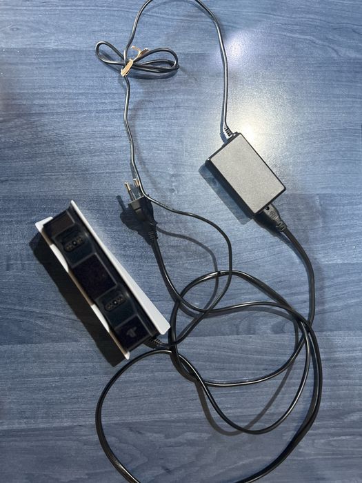 Stație de încarcare Sony DualSense pentru PS5
