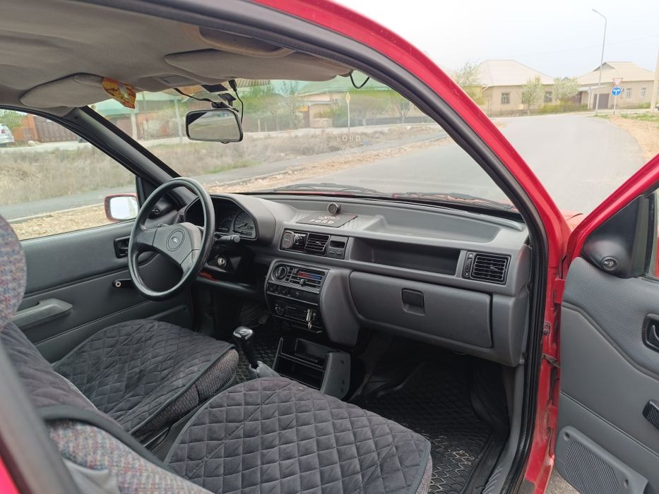 Автомобиль Ford fiesta