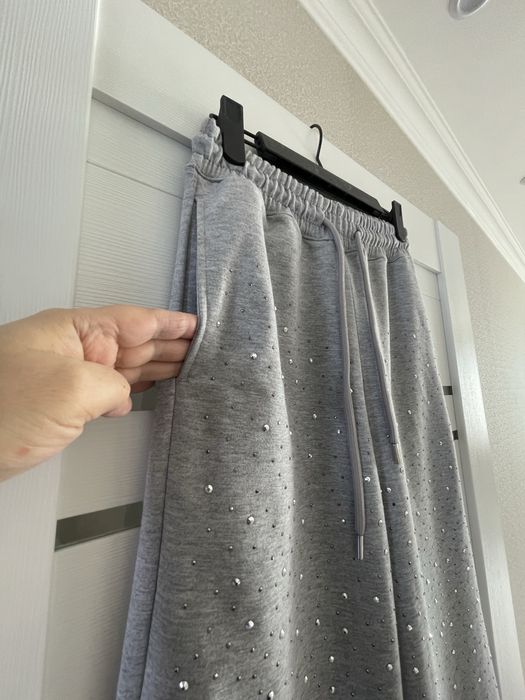 Брюки со стразами