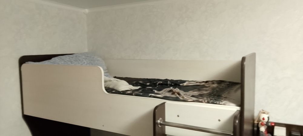 Продам двухъярусную кровать