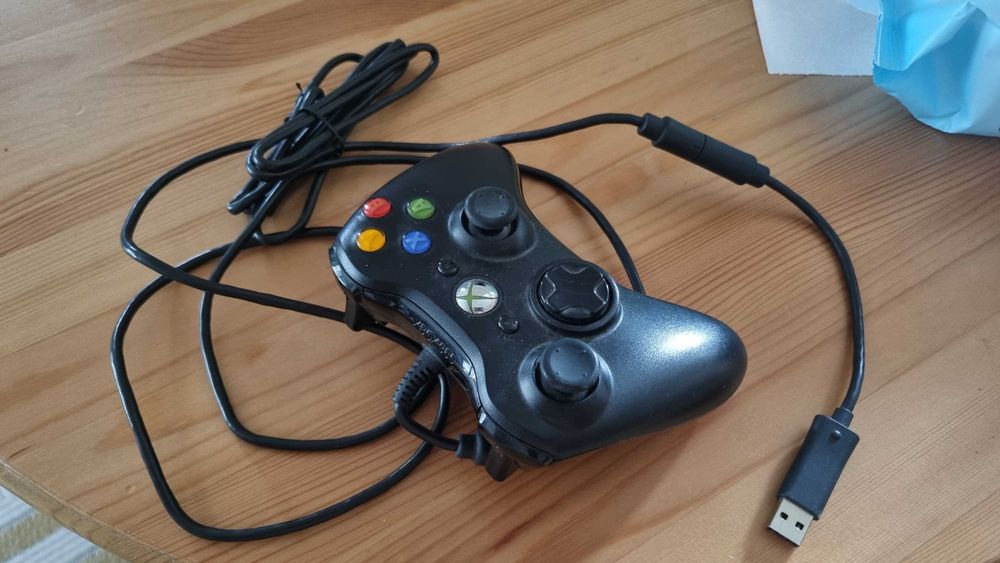 Controler Maneta XBOX 360 cu fir si adaptor USB