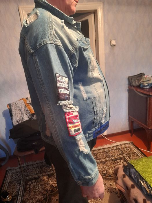 Продам джинсовую куртку