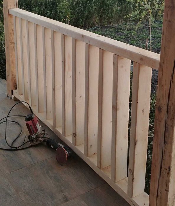 Дървени парапети