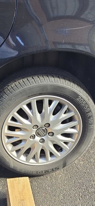 Vand jante cu cauciucuri de vara ,originale volvo marimea 205/55/R16 H