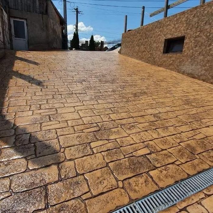 Beton Amprentat ,elicopterizat ,măturat , vertical