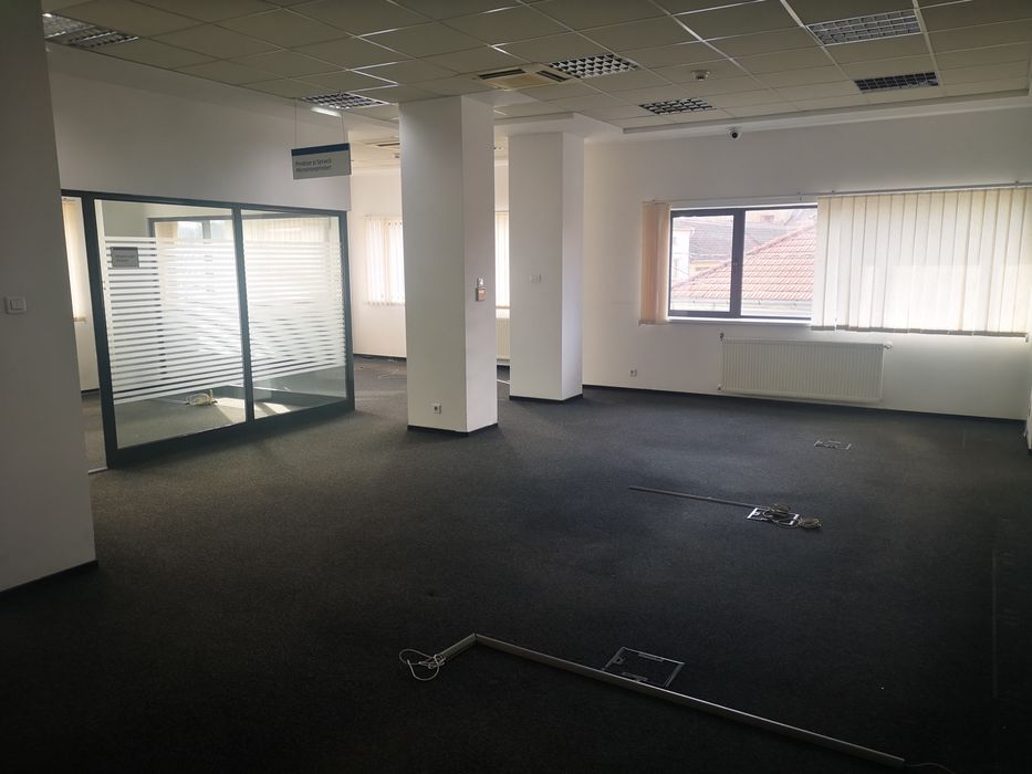 De inchiriat Birouri Cladire Spatiu com in Carei zona ultracentrala