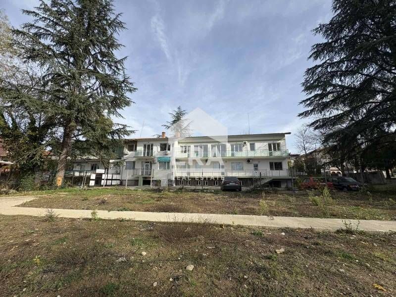 Продава се търговско помещение в гр. Кърджали
