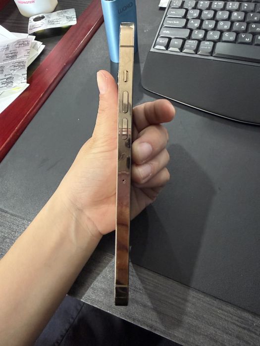 Продам iphone 13 про макс 256