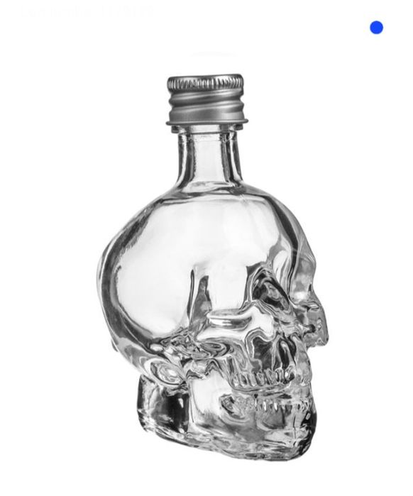 Sticluță in forma de craniu