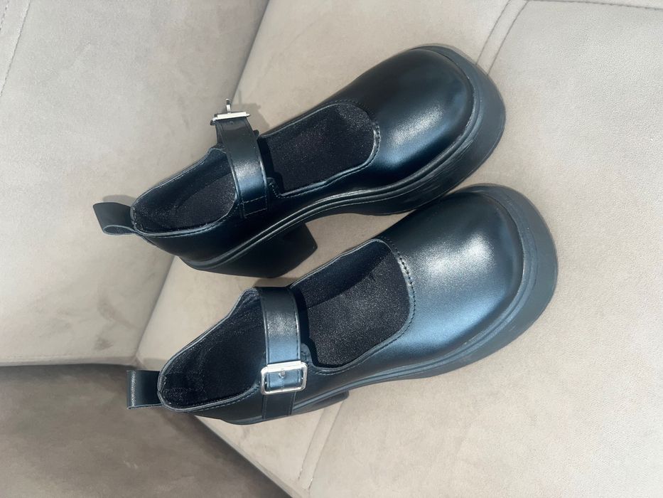 Черни обувки размер 39 еко кожа топ тренд