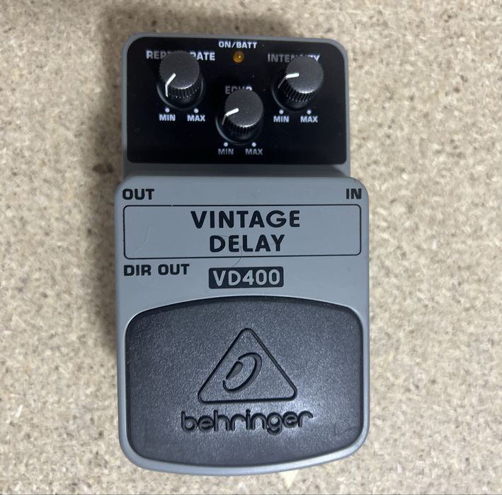Педаль эффектов Behringer VD400 и Marshall  RG-1