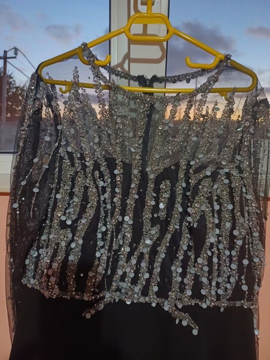 Rochie elegantă de seară / ocazie, neagră cu aplicații strălucitoare
