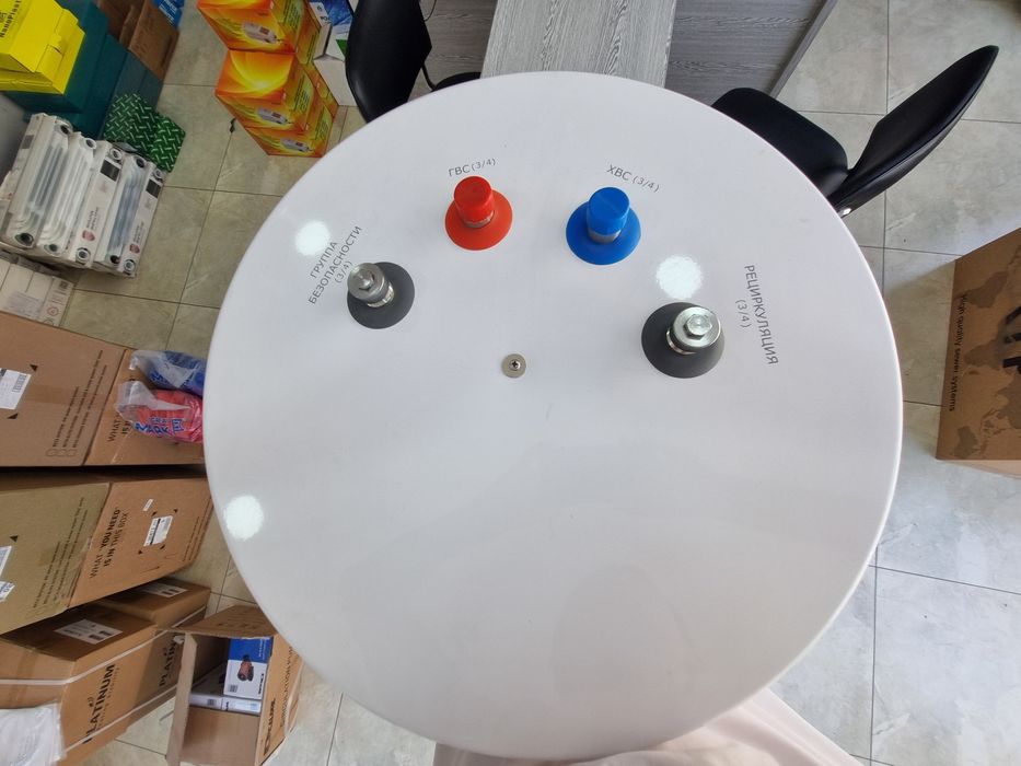 Косвенный бойлер с ТЭНом 200л. Бак из нержавейки