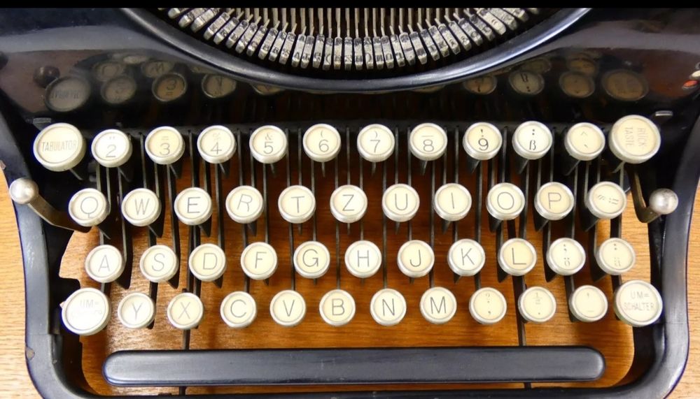 Немска пишеща машина AEG Model 3 от 1923г