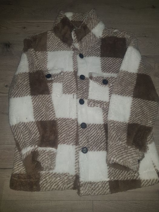 Blanita tip camasa femei